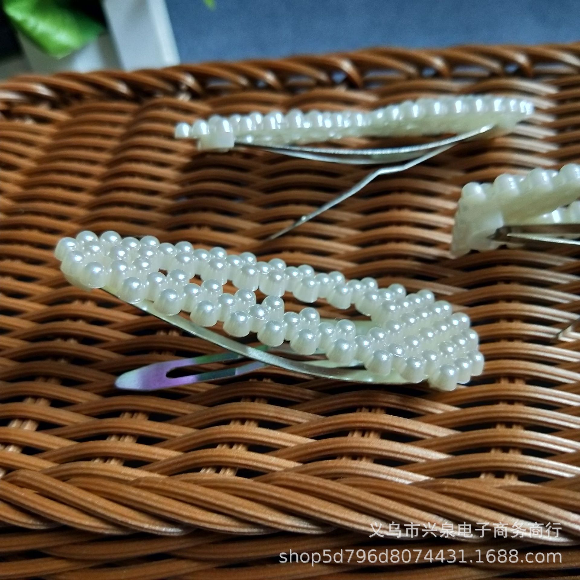 【 Zone 1-9 】 White pearl hair clip 10/ Pack 100/ Bundle 5000/ box Korean version new pearl hair clip clip, popular pearl hair clip bb clip wholesale 1 yuan Specification image