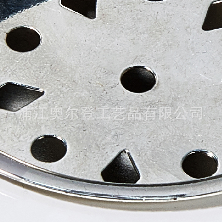 2023 New Middle East Religious High-Grade Wood Patch Metal Incense Burner Crafts Aromatherapy Container Source Factory Application Scenario