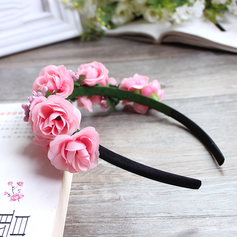 New European and American forest-style hair bands from Amazon, summer off-white headband, handcrafted fabric hair holes Application Scenario