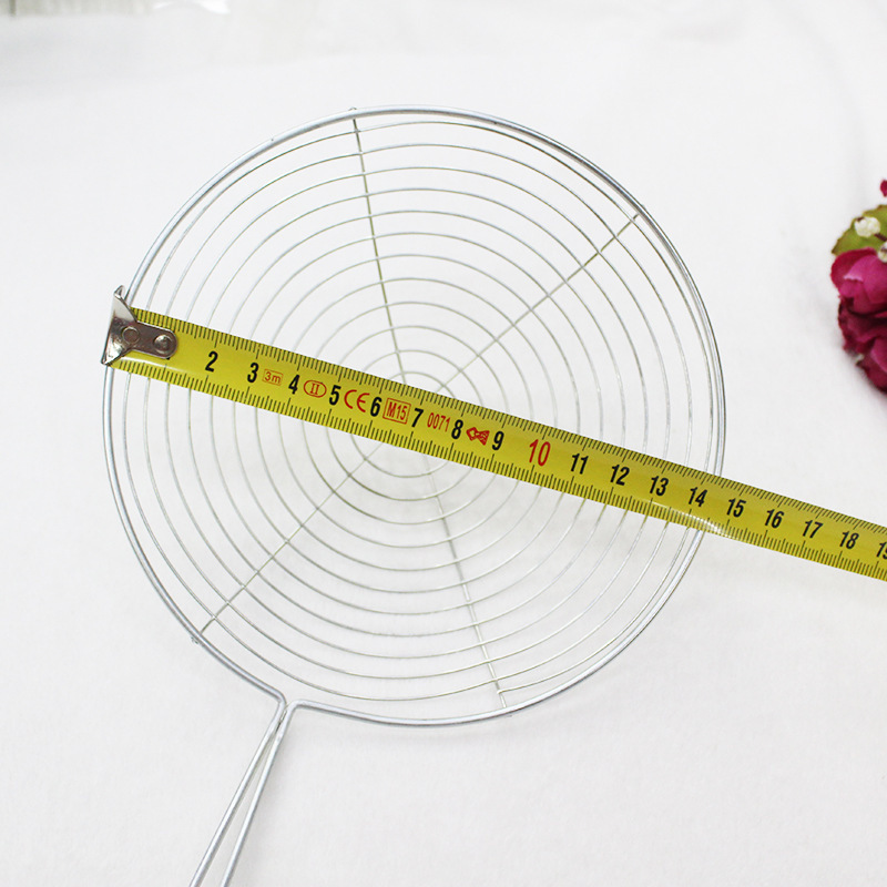 16# stainless steel wire leaky round handle net leaky household kitchen net leaky ladle 2 yuan general merchandise wholesale Application Scenario