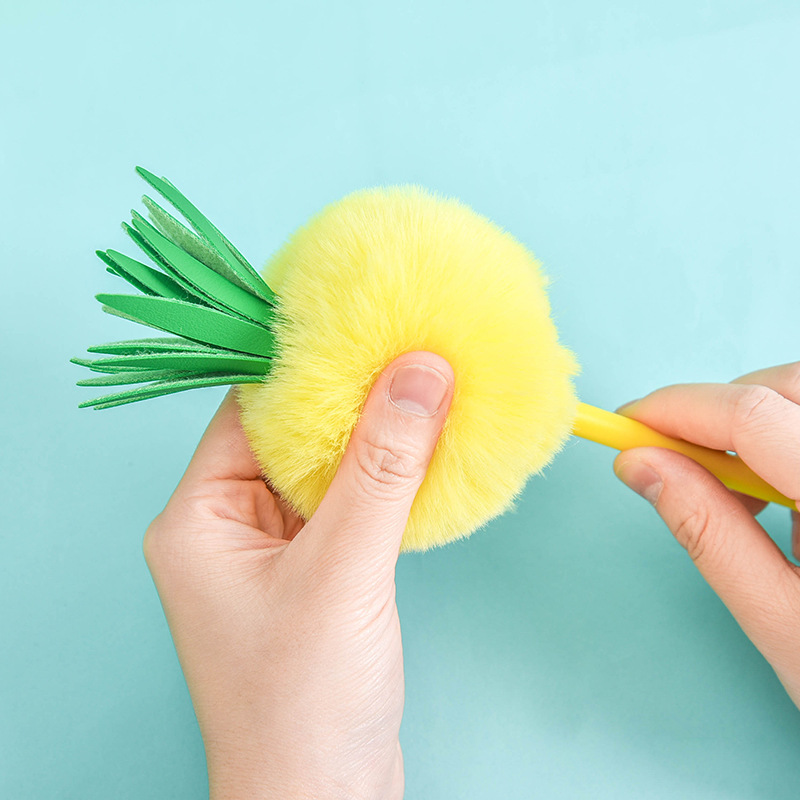 New Zhongfan Zf2056 Pineapple Plastic Neutral Pen Hairball Shape Creative Pen Stationery Factory Wholesale Application Scenario