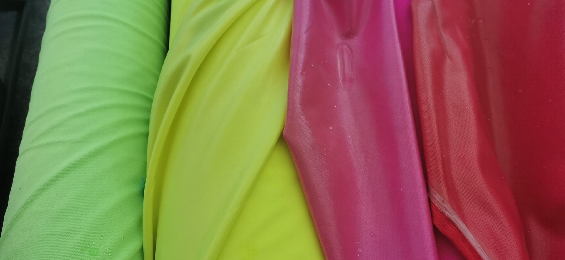 TPU贴膜复合针织高弹莱卡防水充气枕、腰包、臂包等健身运动用品