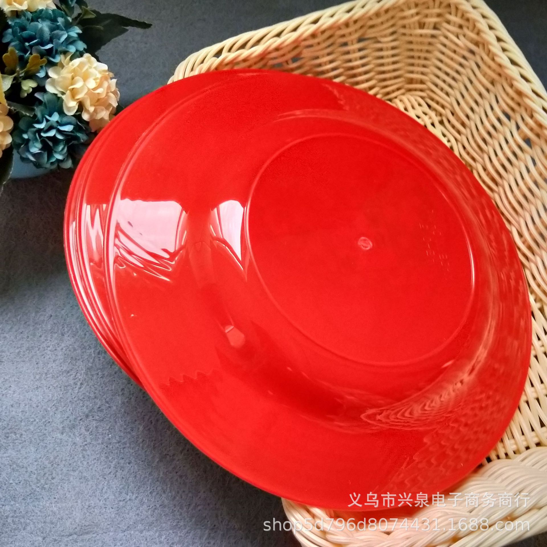 The red fruit platter has a happy event candy platter, a retail platter, and a wedding fruit platter. It costs one or two yuan Specification image