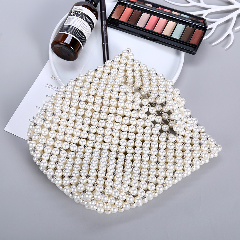 Summer women's bags are selling well on Taobao. Hand-held pearl bags, Instagram-popular hand-woven beaded bags, fashionable decorations, and coin purses Application Scenario