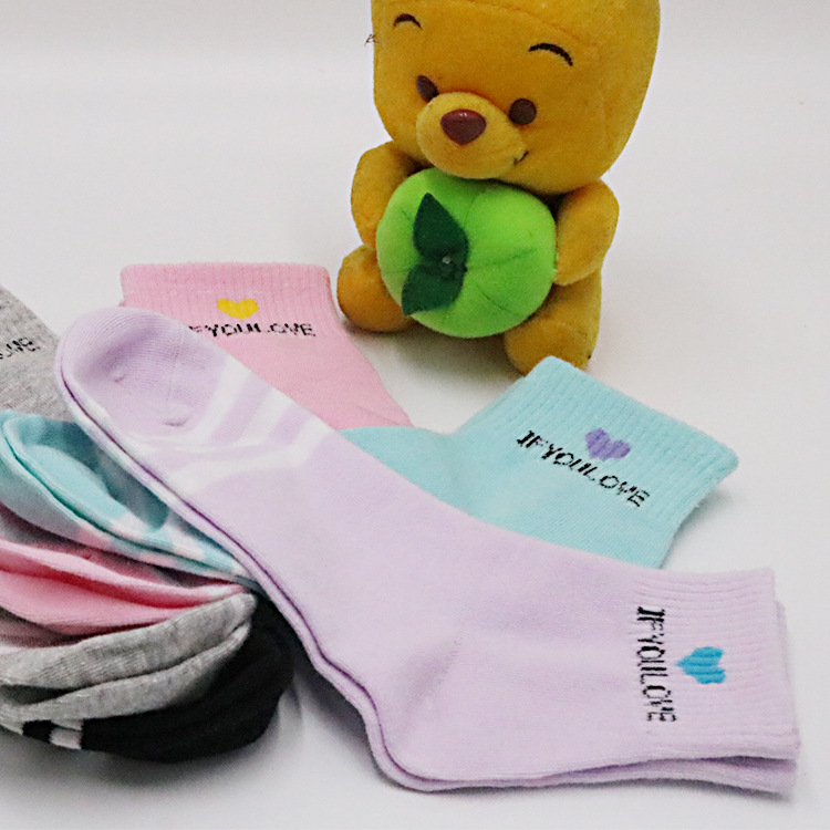 Women's mid-calf socks, women's striped cotton socks, solid color heart-shaped casual socks details Picture