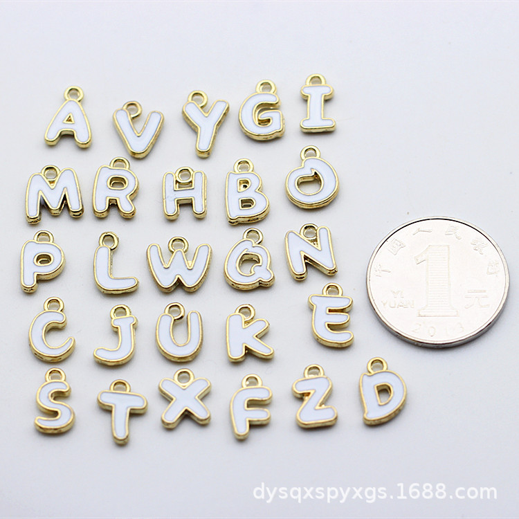 DIY饰品配件，26个字母滴油合金小挂件，项链手链吊坠，厂家直销