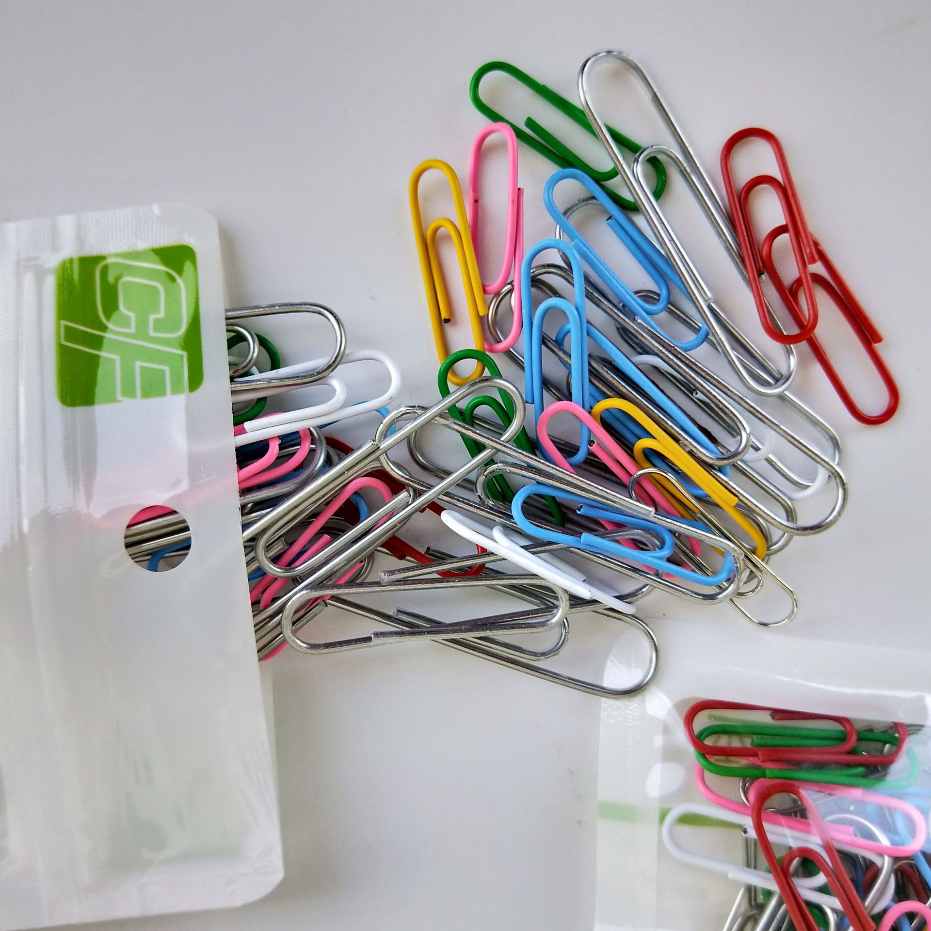 Bagged paper clips, various specifications of paper clips, paper clips, office supplies, 1 yuan per piece details Picture