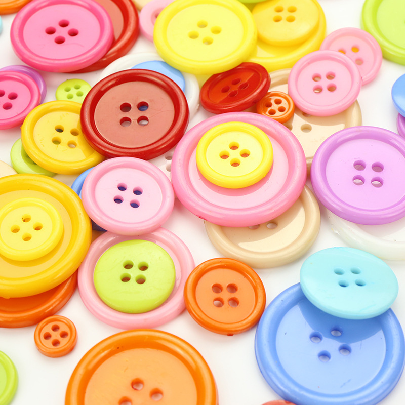 Work clothes, children's clothing, uniforms, buttons, colorful plastic four-eye fine-edge buttons, children's diy buttons, button paintings