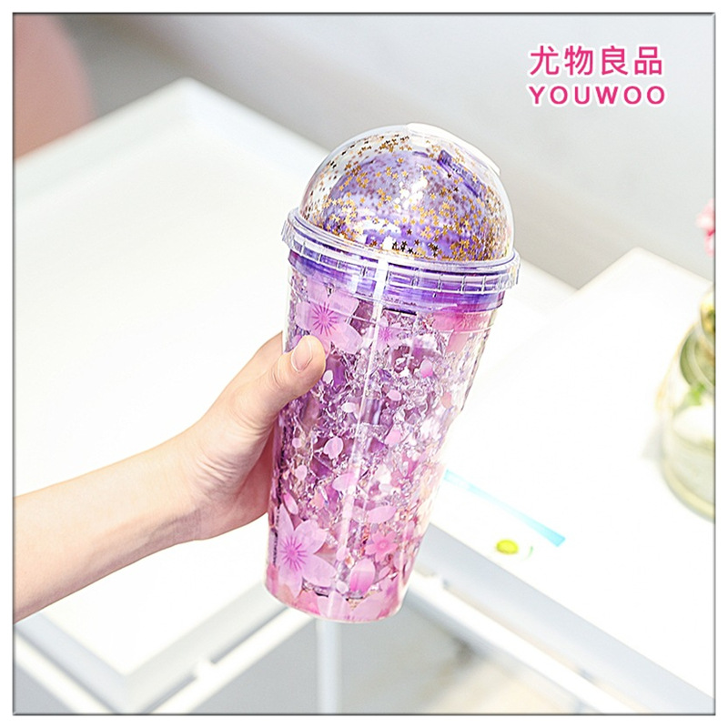 塑料杯实物图
