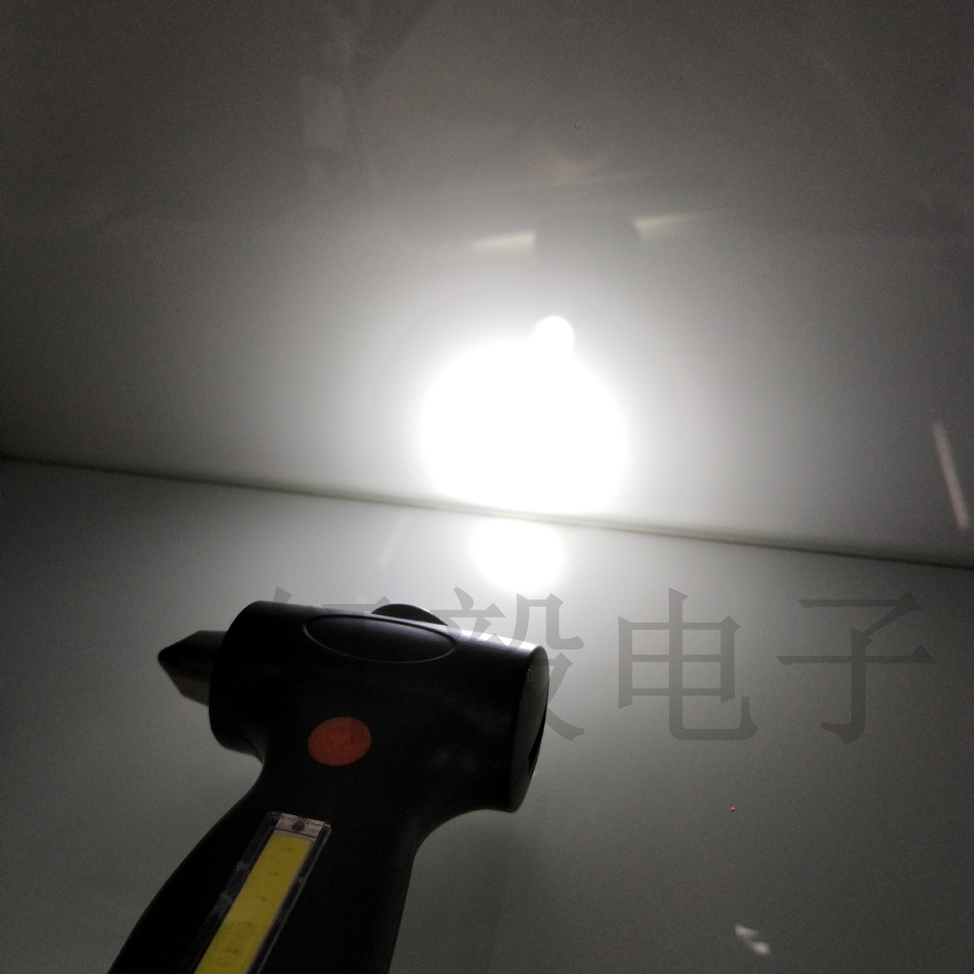 多功能车载救/汽车破窗器L/强光手电筒细节图