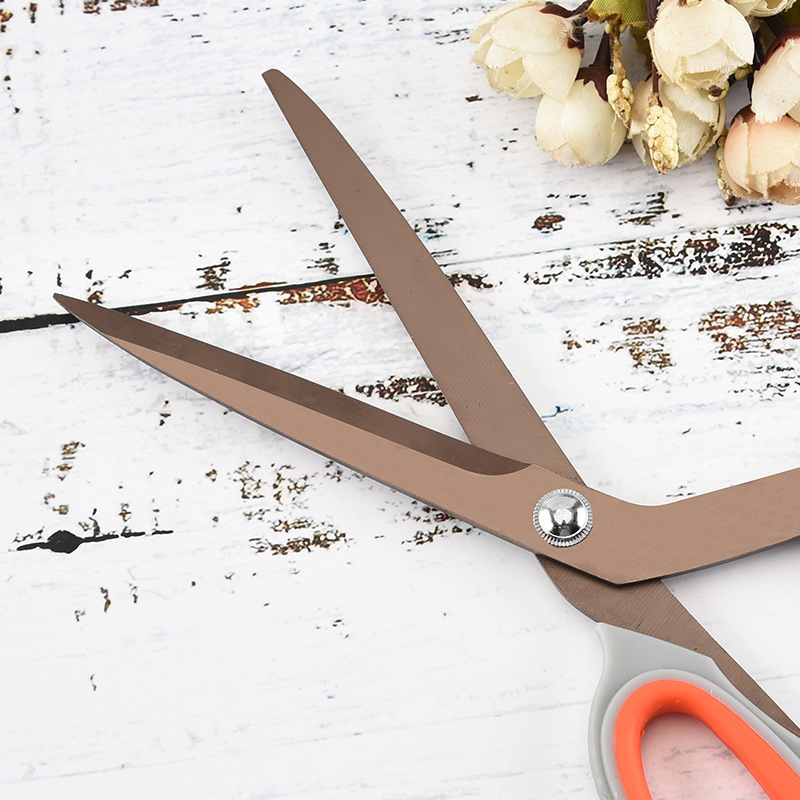 Factory wholesale of tailors, trendy titanium-coated office scissors, practical and sharp household scissors, four-piece sets of scissors details Picture