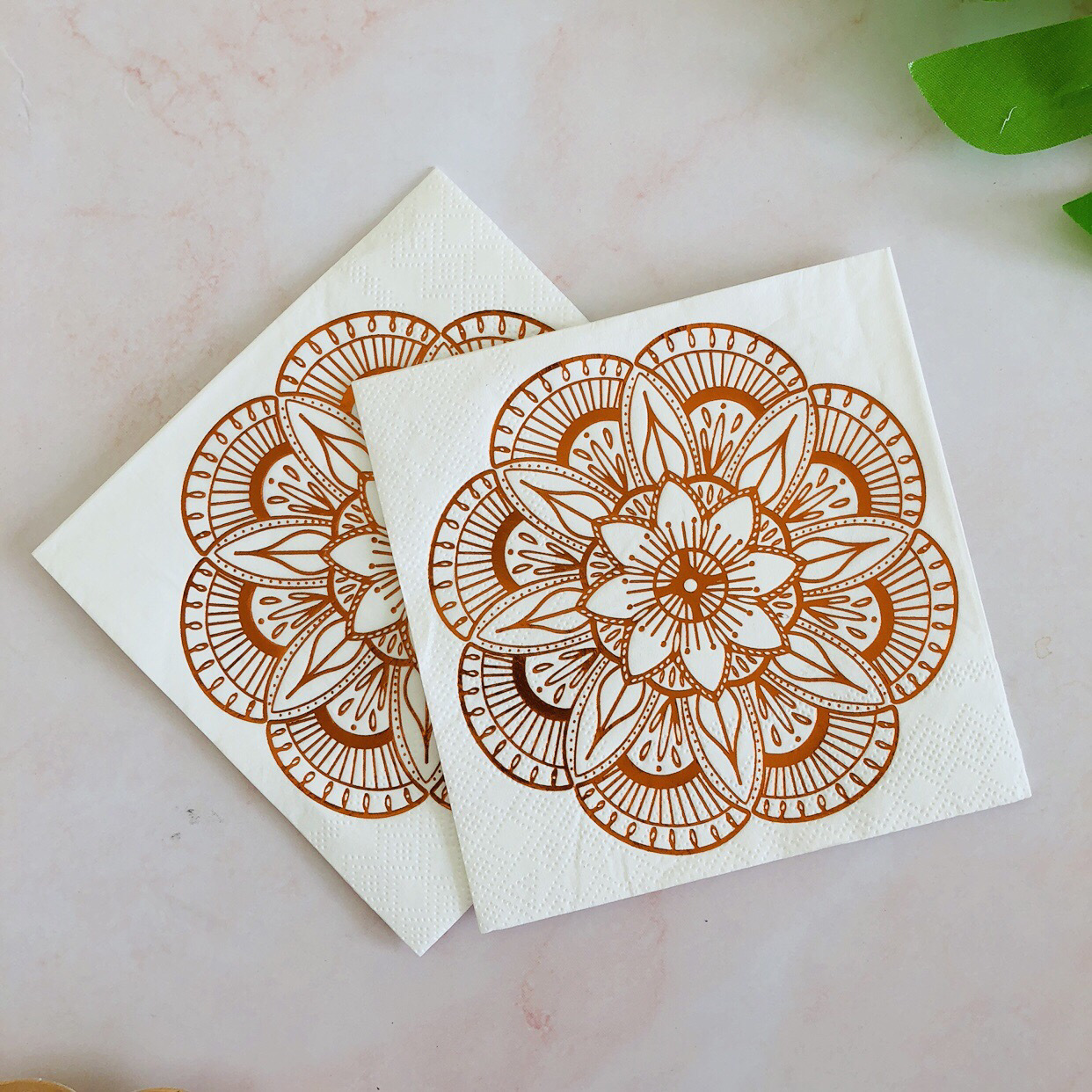 Rose Foil Paper Plate Disposable Paper Cutlery Paper Cups Paper Towels Straw Cake Plate Holiday Party Supplies Application Scenario