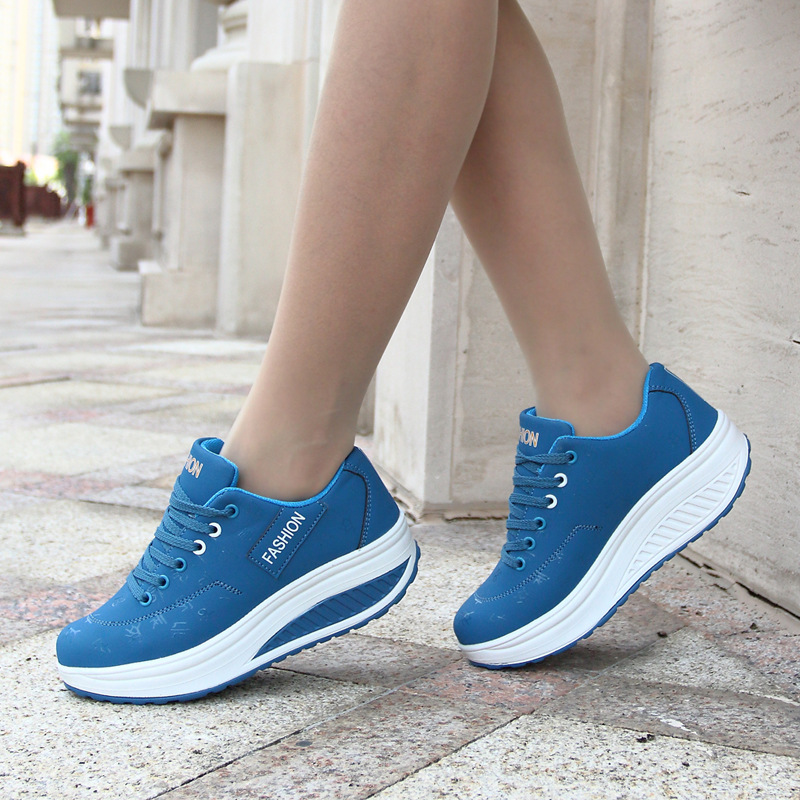 836 Leather Shaking Shoes Women's Casual Sports Shoes With Thick Soles Korean Version Of Travel Shoes Fashion Single Shoes Platform Shoes Large Size Women's Shoes Application Scenario