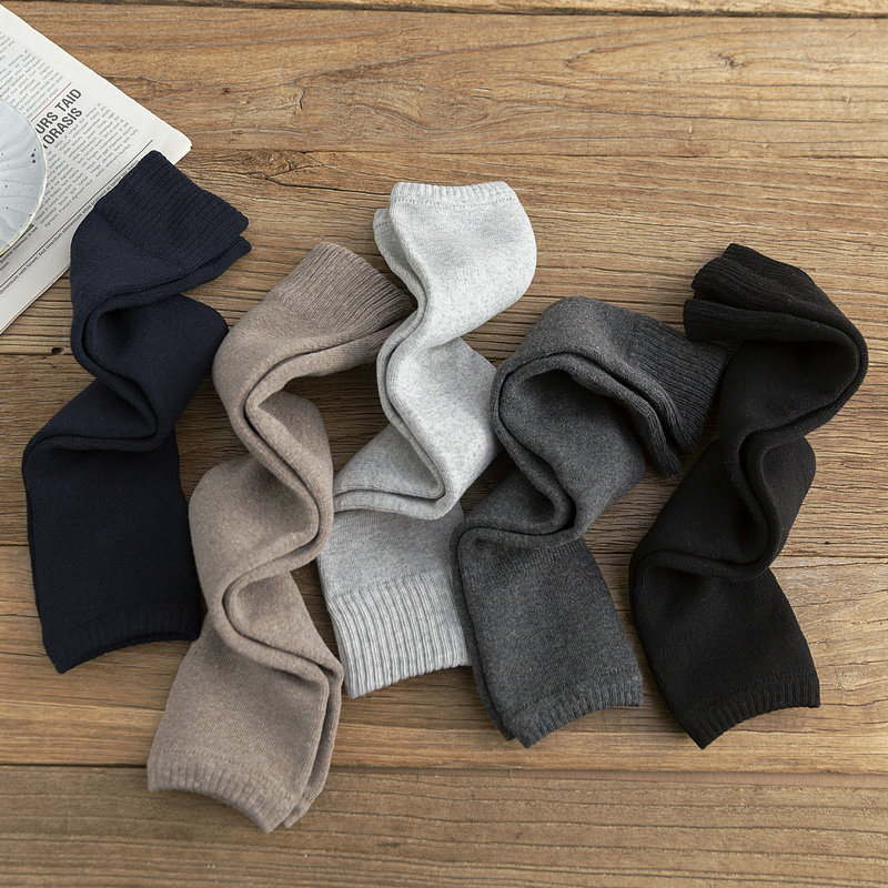 Wholesale of gender-neutral cotton loop thickened long stockings for men and women in autumn and winter, warm knee pads for air-conditioned rooms, and cold legs socks details Picture
