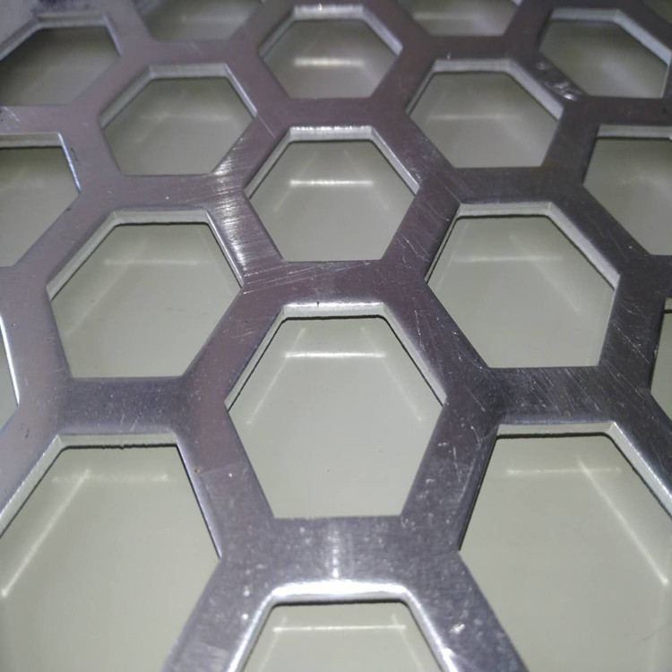 Export stainless steel galvanized hexagonal perforated plate/regular hexagonal perforated mesh/supports external ruler production