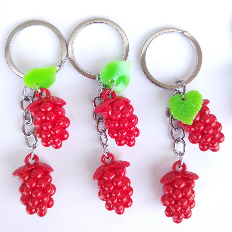 【 Zone 1-5 】 Red grape pendants 100 yuan per pack 2000 yuan per box 1 yuan store grape pendants, key pendants Red grape key pendants, key rings 1 yuan wholesale Specification image