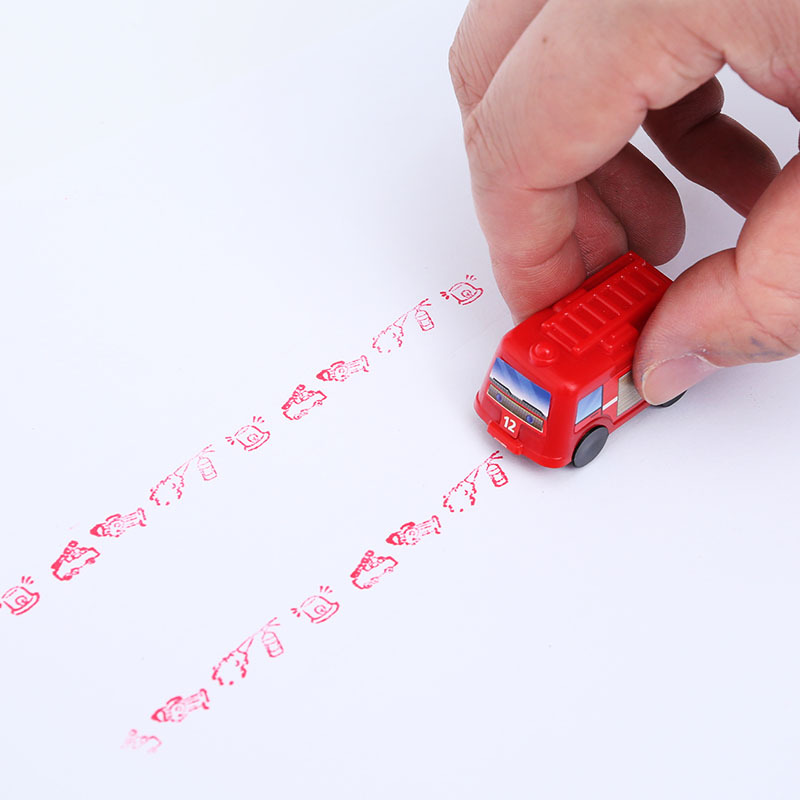 The roller seal has a cute shape and pattern. It can be marked as needed and dries quickly. It is a toy-shaped seal for children to stamp Application Scenario