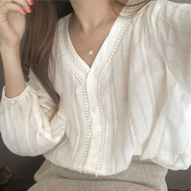 网红同款 超好看的V领蕾丝衫女 韩版白色长袖衬衣2021早秋衬衫女