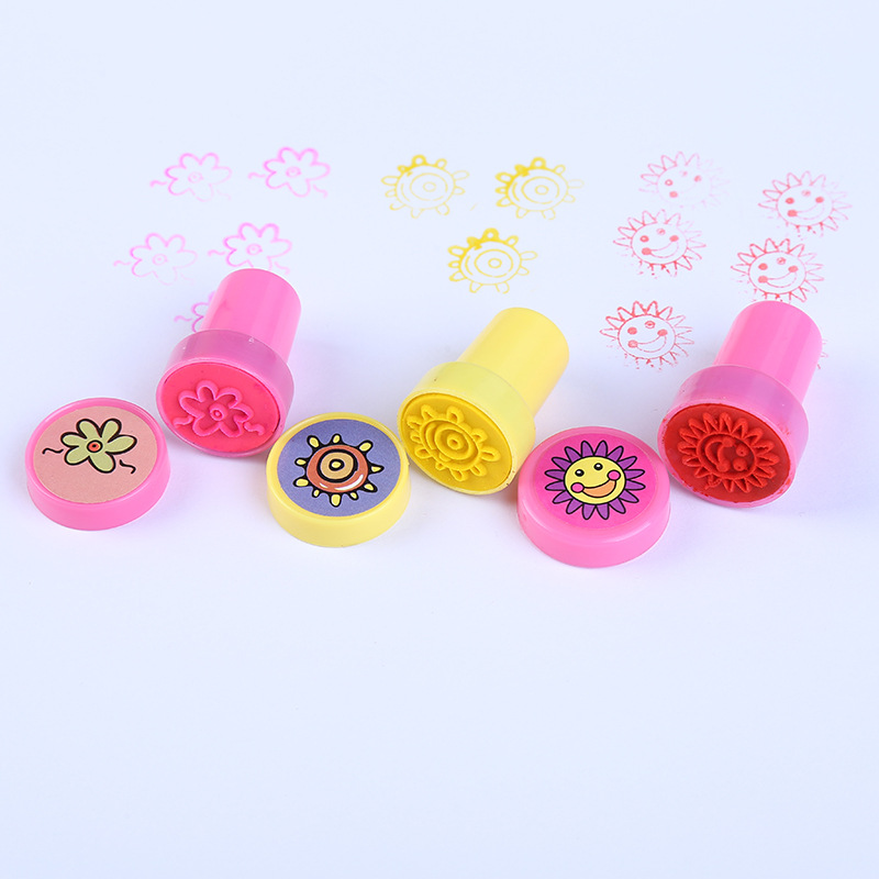 Cute cartoon toy stamp set, round small stamps, kindergarten teacher reward stamps Item Picture