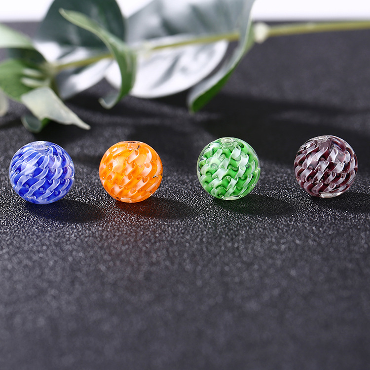 Hanyu Yuan Japanese-style threaded glass bead fine earrings, hair accessories, diy handcrafted bracelets, beaded jewelry and accessories wholesale Application Scenario