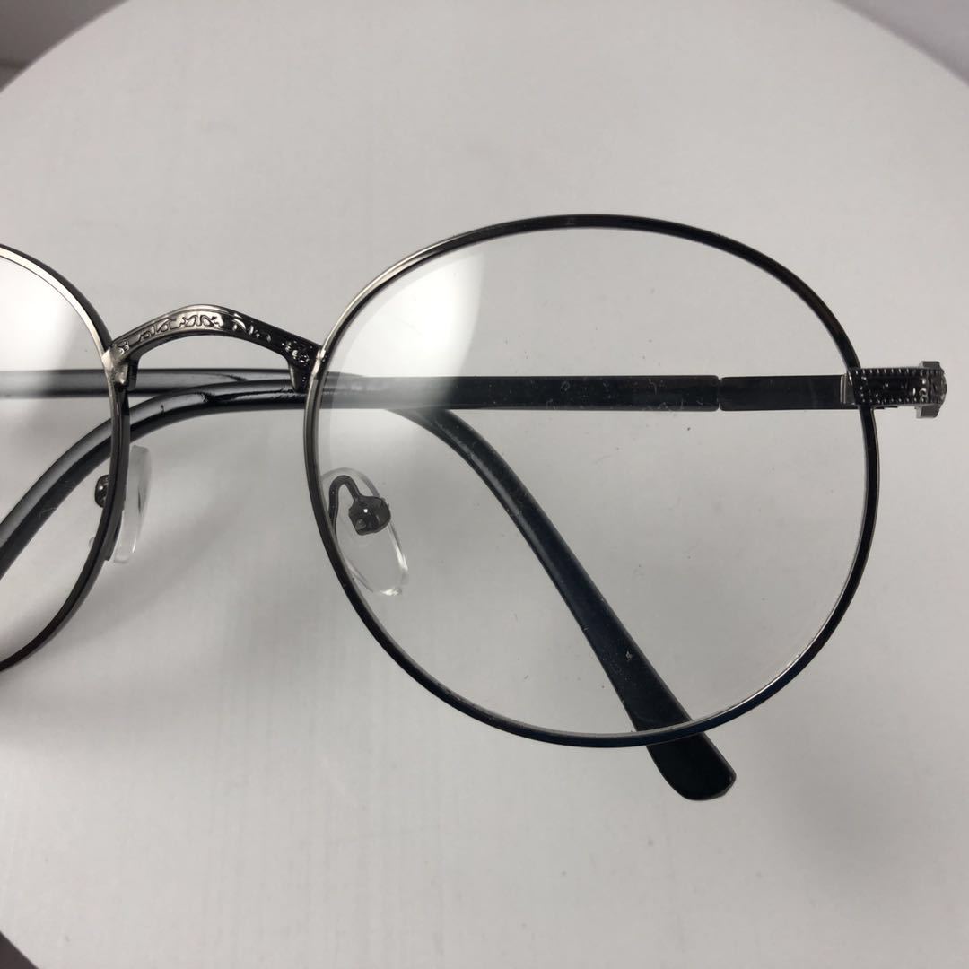 Retro and simple glasses frame, men's comfortable metal frame, flat light, women's trendy, delicate and round, suitable for myopia. Wholesale from the manufacturer details Picture