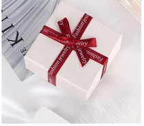 【 Matching gift box 】 Please take a picture of the jewelry box with the order