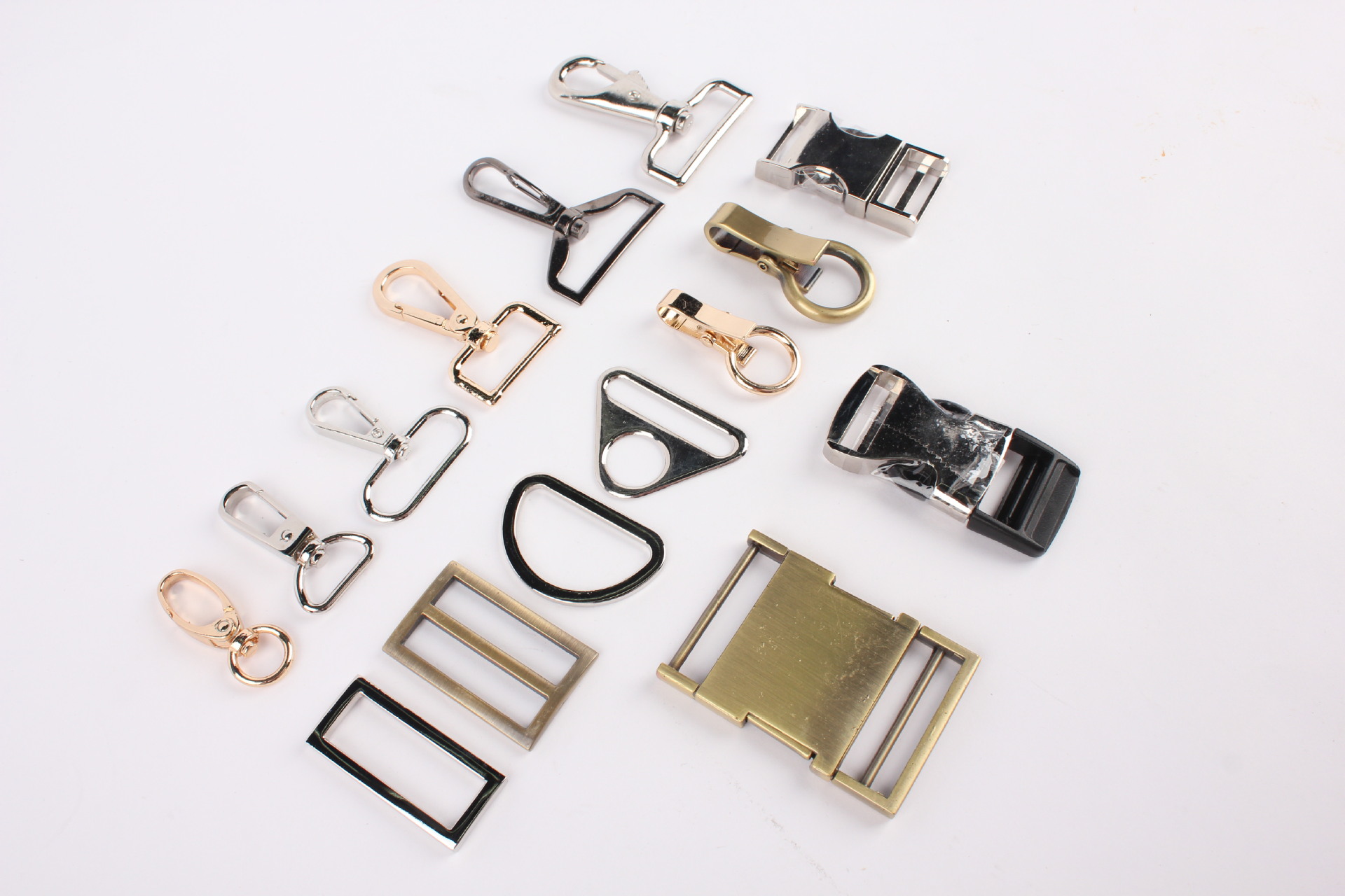 铁扣方扣/气孔环/箱包配件锁/utx扣具/气眼白底实物图