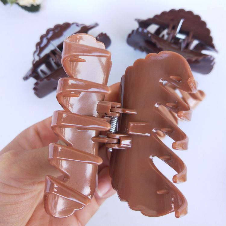 Catch wood grain color catch wood grain hair catch popular hair clip fashion hair catch 1 yuan 2 yuan supply Specification drawing