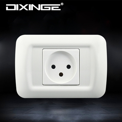 An Israeli power socket of type 118 PC white panel single plug, Israeli 3 three-hole 16A wall socket Application Scenario