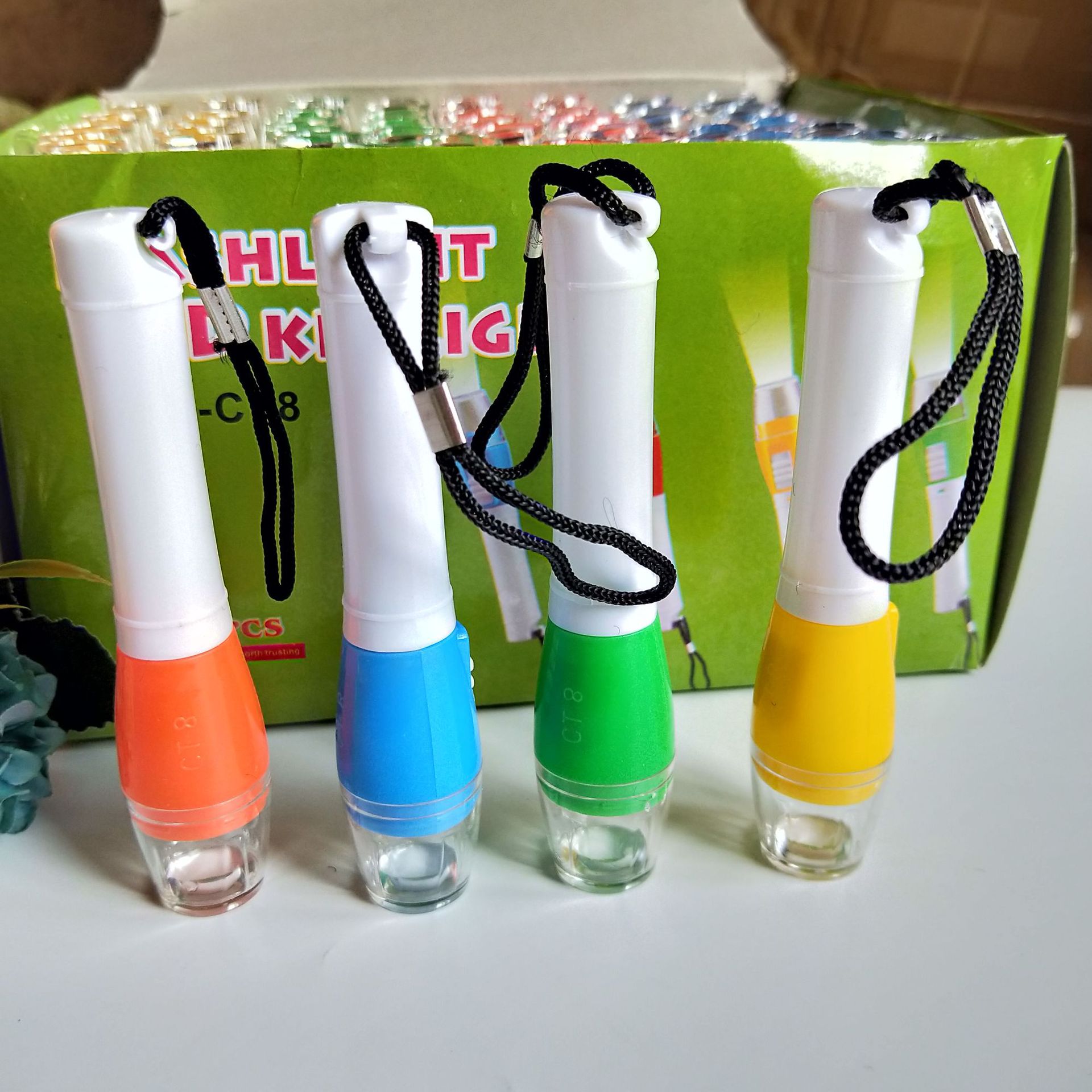 One-yuan store small hand lights, children's night lights, small flashlights, small night lights, 1-yuan store wholesale supply details Picture