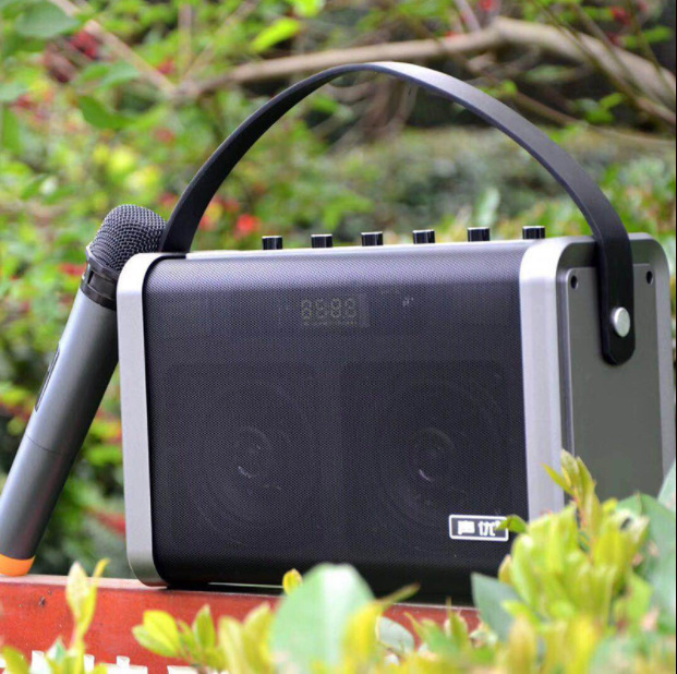 Voice actor Q6Q8 super subwoofer outdoor karaoke instrument live streaming audio system Square dance Bluetooth portable subwoofer speaker Application Scenario