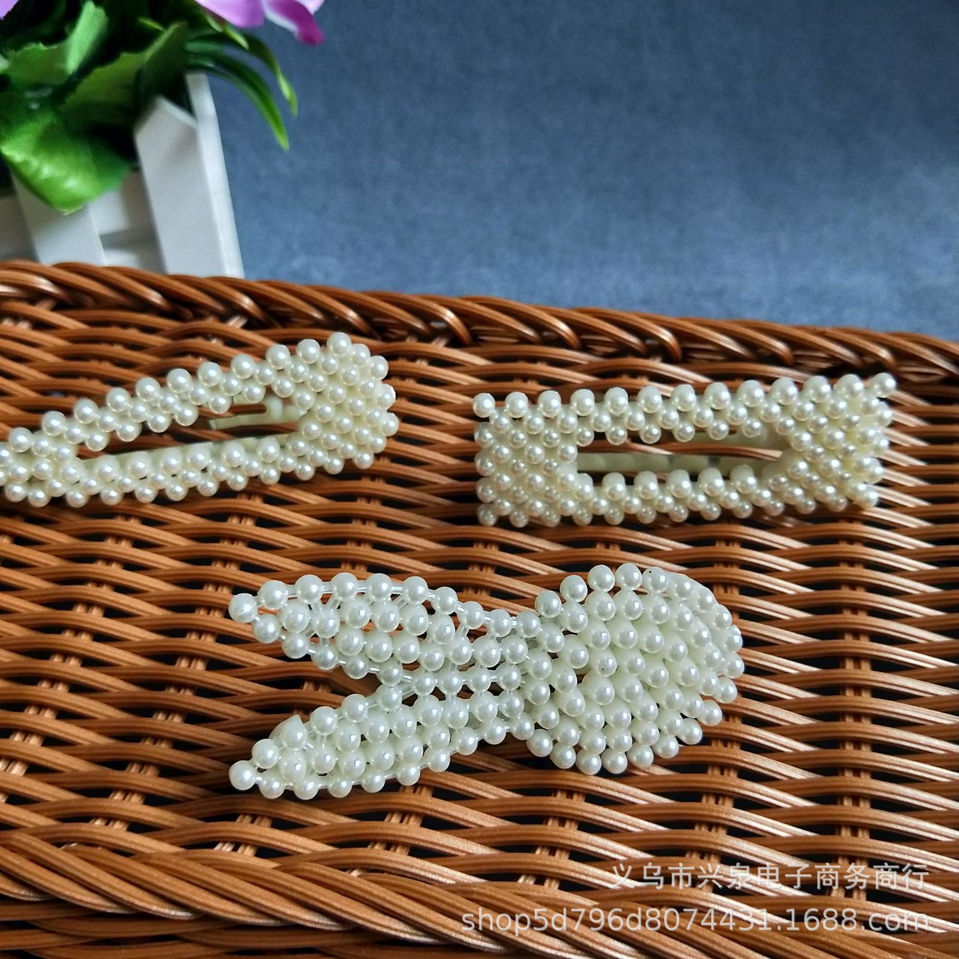 【 Zone 1-9 】 White pearl hair clip 10/ Pack 100/ Bundle 5000/ box Korean version new pearl hair clip clip, popular pearl hair clip bb clip wholesale 1 yuan Application Scenario