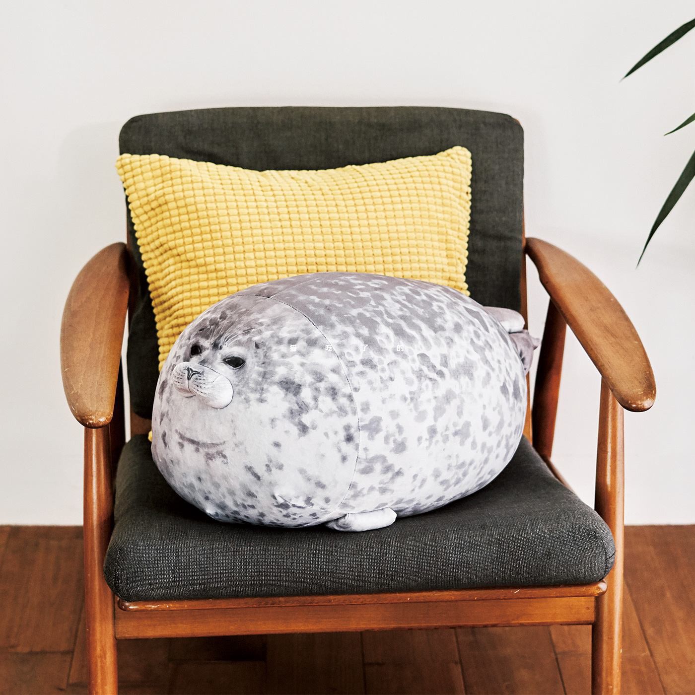 Soft seal pillow aquarium plush toy in Osaka, Japan Specification drawing