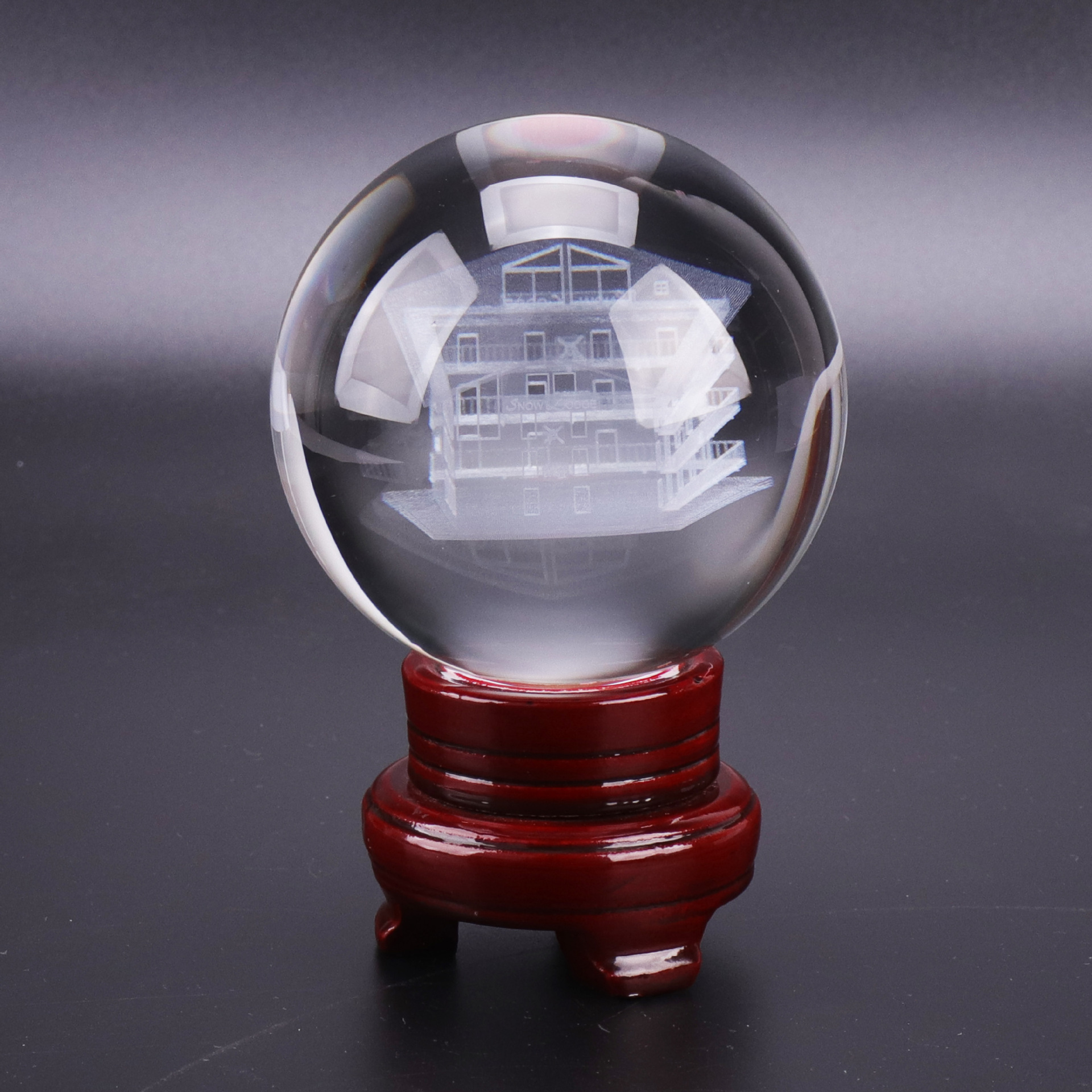 Manufacturers Directly Provide Creative Crystal Wind Water Balloon Decoration 3D Carved Desk Crystal Transparent Glass Ball Decoration Application Scenario