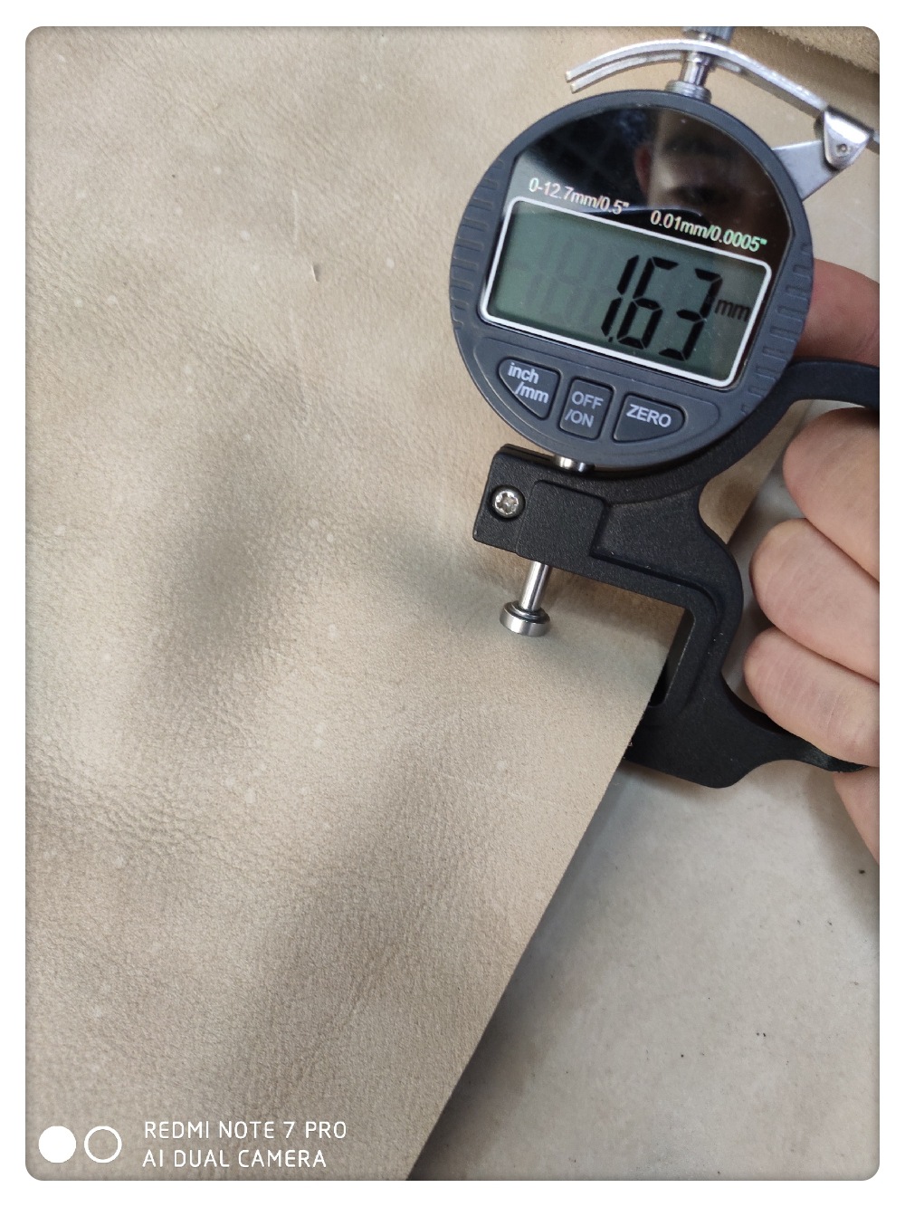 Yiwu Ha Niu leather head layer off-white scrub 1.5-1.7mm and other kinds of cowhide spot provided Item Picture