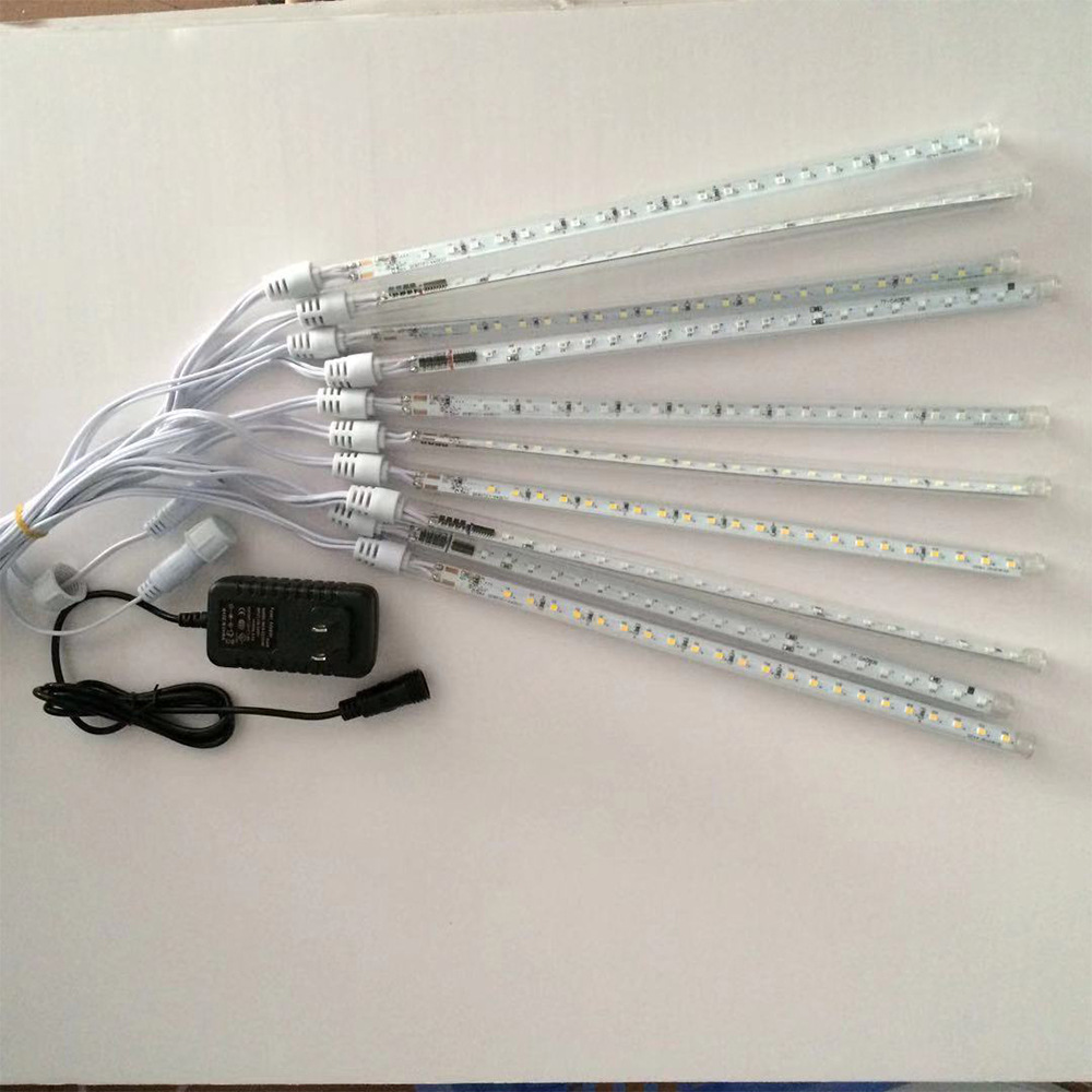 LED meteor shower lamp, surface mount meteor tube, outdoor tree decoration waterproof meteor lamp Application Scenario