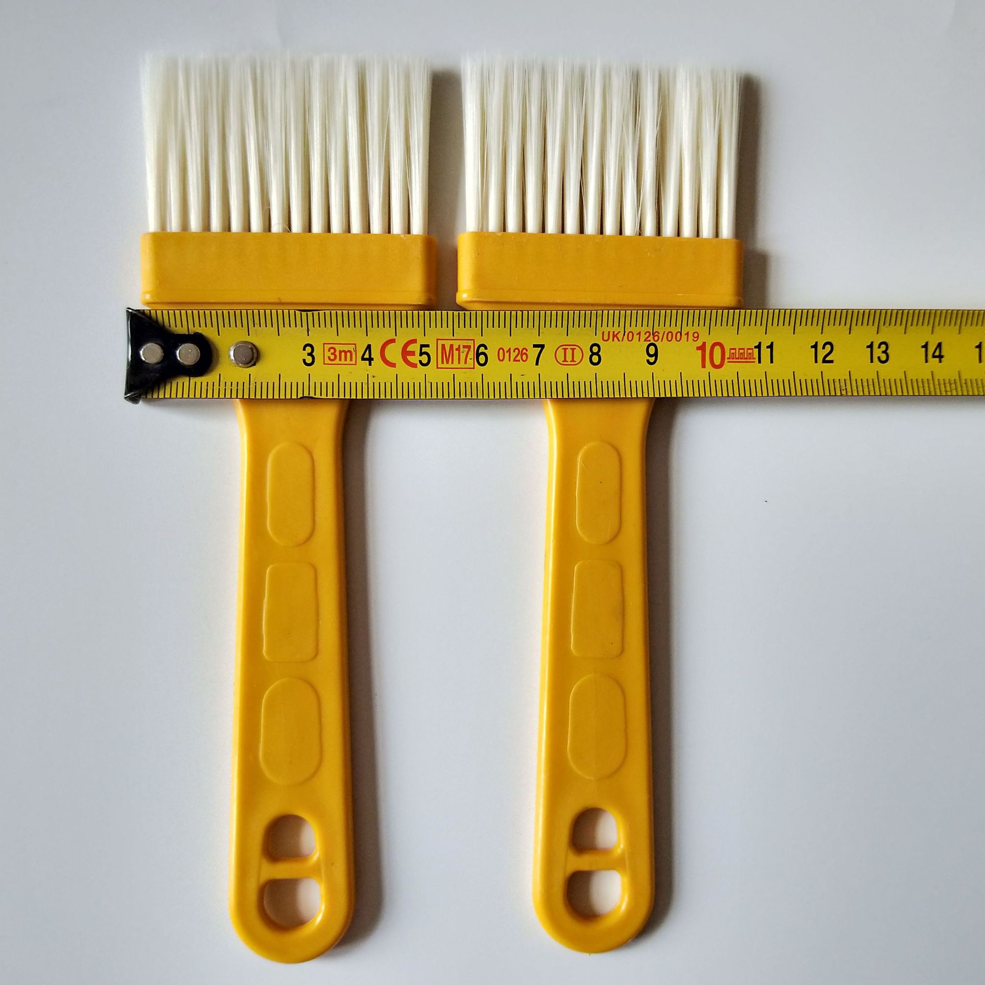 【 Zone 3-7 】 No. 3 board brush: 40 yuan per box, 1800 yuan per case. Special batch: Yellow bristle brush, yellow handle paint brush, barbecue chef: 1 yuan. Wholesale of hardware tools Item Picture
