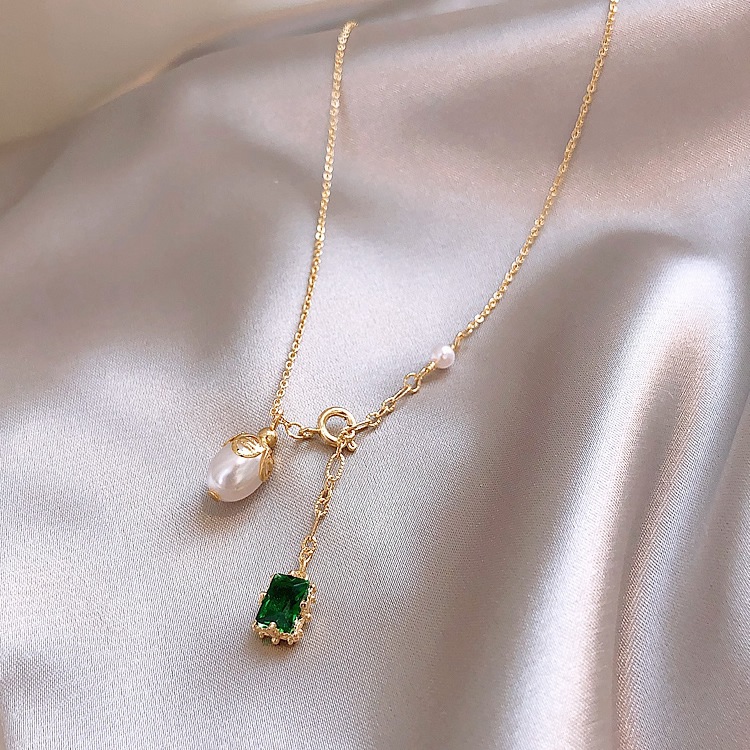 Simple Emerald Pearl Pendant Necklace Elegant White Collarbone Chain Ins French Fashion Network Red Choker