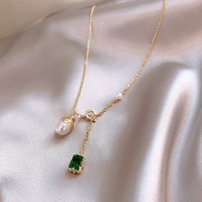简约祖母绿宝石珍珠吊坠项链优雅显白锁骨链ins法式时尚网红颈链