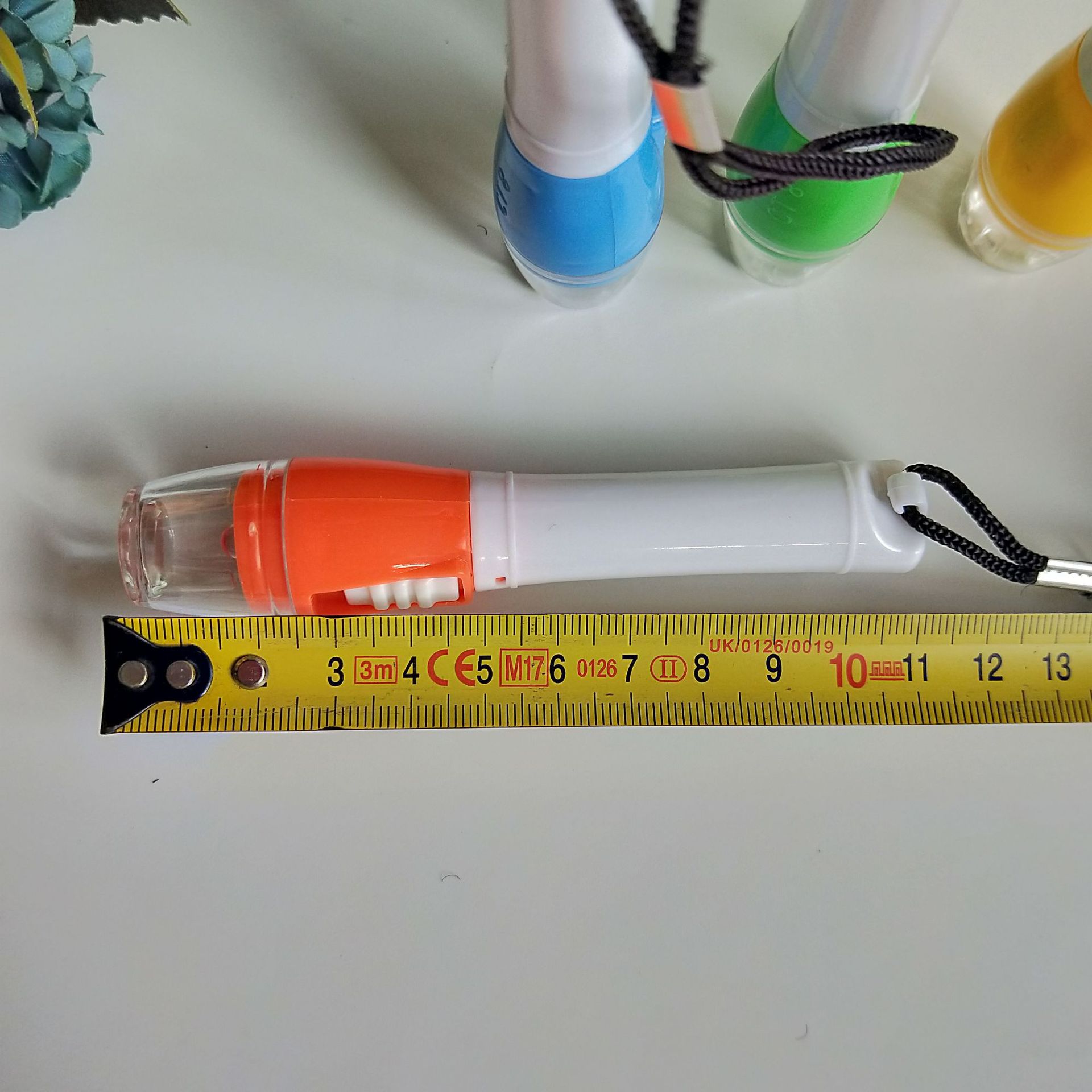 One-yuan store small hand lights, children's night lights, small flashlights, small night lights, 1-yuan store wholesale supply Item Picture