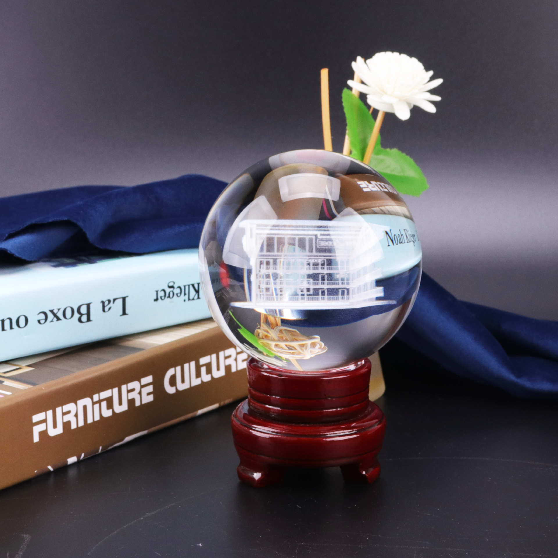 Manufacturers Directly Provide Creative Crystal Wind Water Balloon Decoration 3D Carved Desk Crystal Transparent Glass Ball Decoration