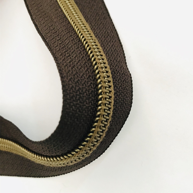 Factory direct supply of original bronze tooth monofilament nylon zippers, small size 5#, size 7# electroplated bronze zippers Application Scenario