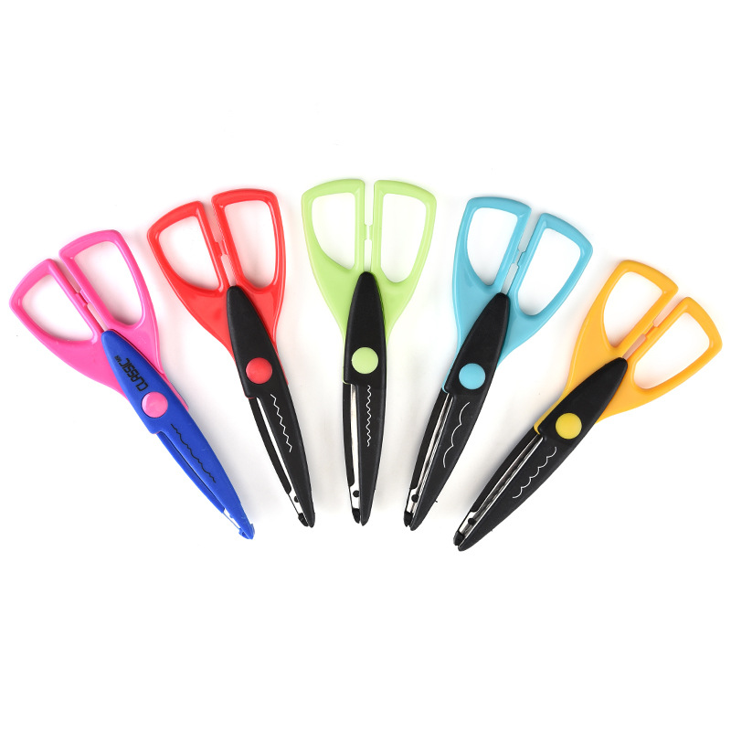 Factory direct sales of 6-inch triangular handle lace scissors for primary school students, various styles of lace paper-cutting tools, children's scissors