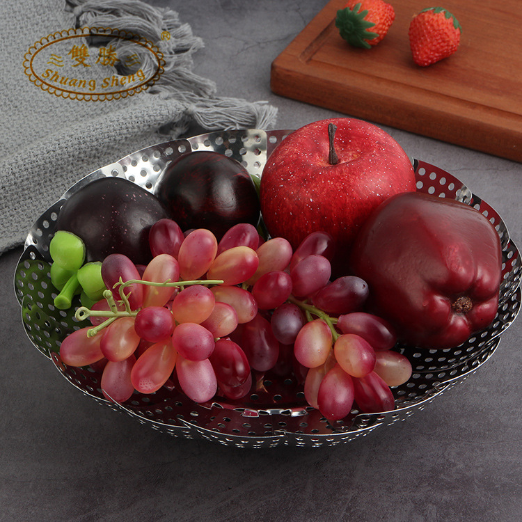 Stainless steel steamer rack Folding steamer rack household steamer steamer Stainless steel steamer tray retractable fruit drain basket Application Scenario