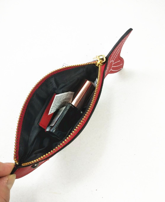 Foreign Trade Tail Goods Women's Purse Sewing Decorative Cute Wind Coin Purse Women's Makeup Bag Key Bag Bag Application Scenario