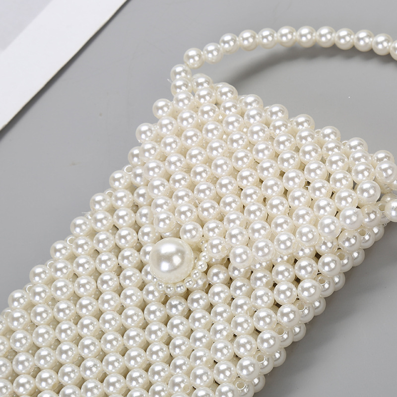 Summer pearl small bags, women's crossbody bags, popular single-shoulder bags, fashionable fairy travel dinner, women's mobile phone bags, and other hair accessories Application Scenario