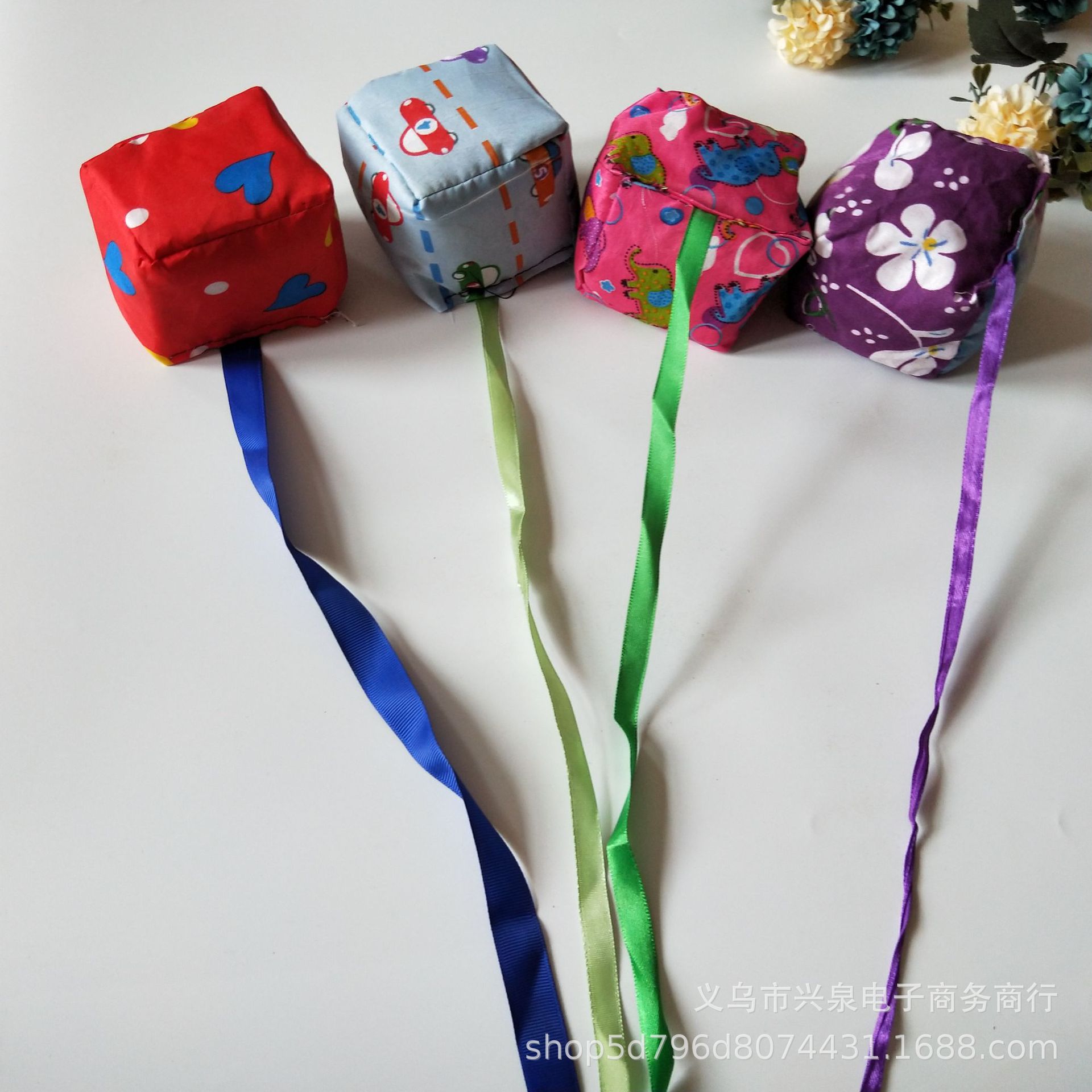 1-yuan store sandbags, children's toys, sandbags, traditional toys, sandbags with ropes, 1-yuan toy wholesale Application Scenario