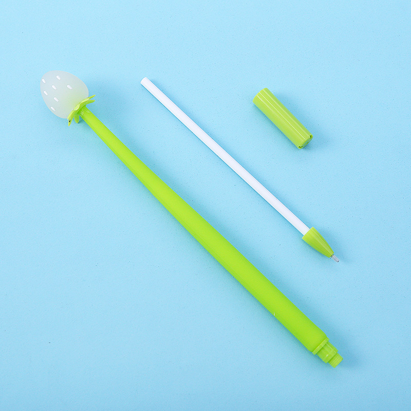 Zf2092 Creative Color-Changing Strawberry Neutral Pen Small Fresh Fruit Pie Water-Based Pen Learning Stationery Office Wholesale Application Scenario