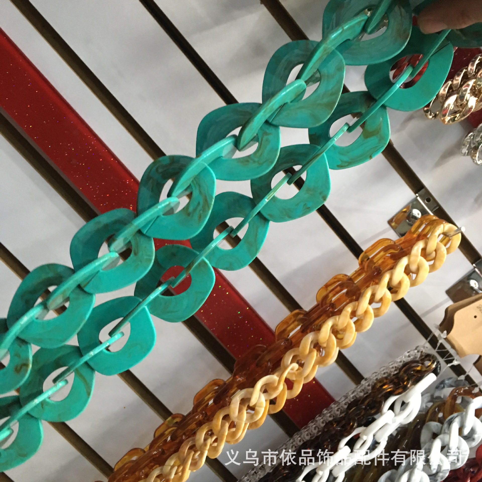 Acrylic plastic DIY jewelry accessories, European and American exaggerated creative chain Application Scenario