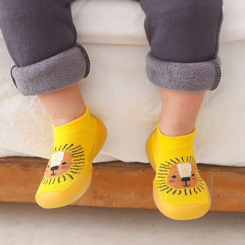 ins Korean version 0-4 years old baby indoor toddler shoes children's socks shoes non-slip soft bottom cartoon pattern manufacturers direct sales Application Scenario